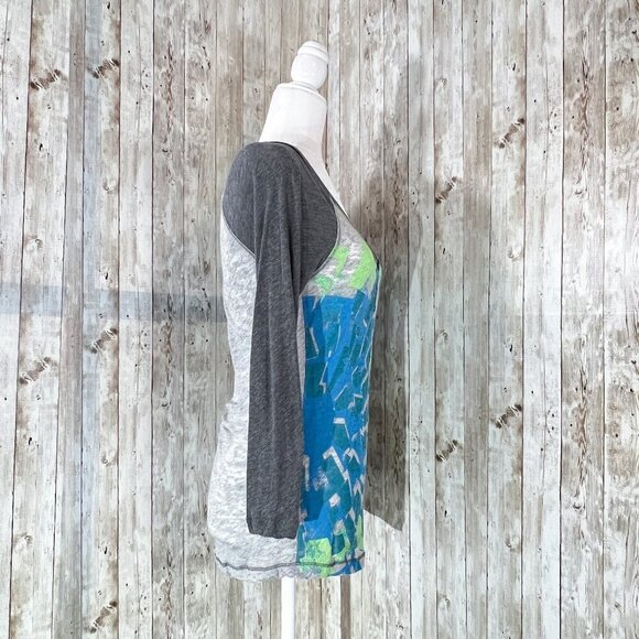 Women's Nollie 3/4 Sleeve Graphic Tee | Size Small | V-Neck Top | Baseball Style - Picture 4 of 12